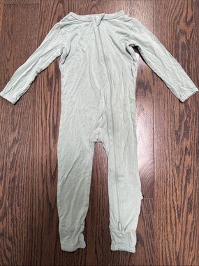 Kyte BABY Light Sage Green Long Sleeve Zippered Footie